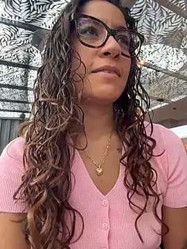 Snapshot of ValeriEvan chatting on 02-18-26, 08:16 ValeriEvan online show from 02-18-26, 08:16