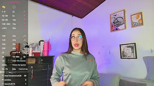 Snapshot of Cassie_fletcher_ chatting on 10-31-25, 05:41 Cassie fletcher online show from 10-31-25, 05:41