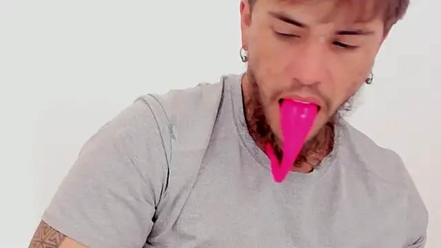 Beard xox online show from 10-13-25, 09:04