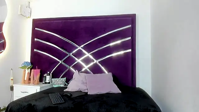 Snapshot of MaiteHT chatting on 01-09-25, 01:56 MaiteHT online show from 01-09-25, 01:56