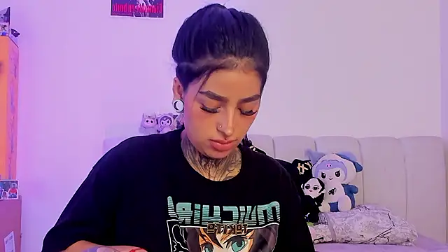 Snapshot of shadowcatt_ chatting on 02-24-26, 08:29 shadowcatt online show from 02-24-26, 08:29