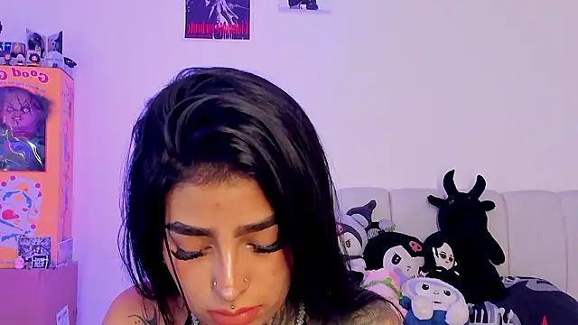 Snapshot of shadowcatt_ chatting on 03-10-26, 10:15 shadowcatt online show from 03-10-26, 10:15