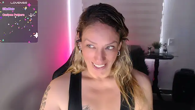 Snapshot of steisyhills chatting on 12-02-24, 03:25 steisyhills online show from 12-02-24, 03:25