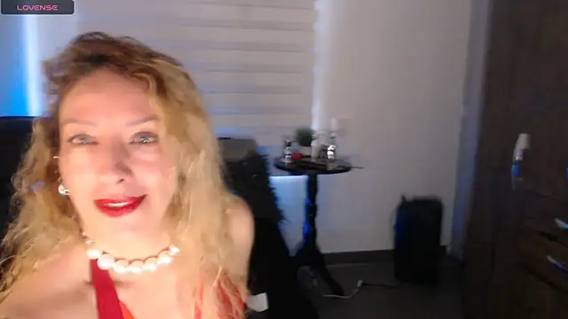 Snapshot of steisyhills chatting on 12-10-24, 12:05 steisyhills online show from 12-10-24, 12:05