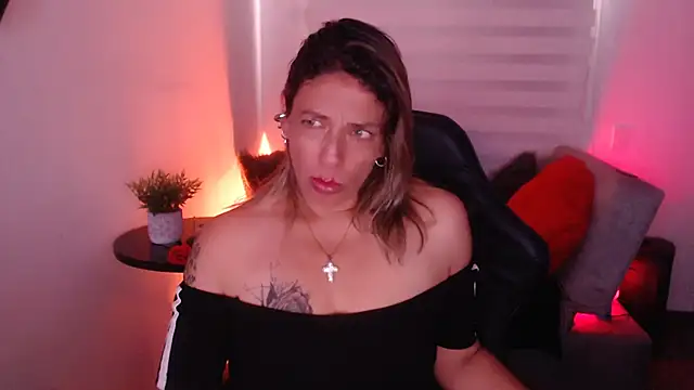 Snapshot of steisyhills chatting on 02-24-25, 01:31 steisyhills online show from 02-24-25, 01:31