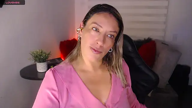 Snapshot of steisyhills chatting on 03-04-25, 10:24 steisyhills online show from 03-04-25, 10:24