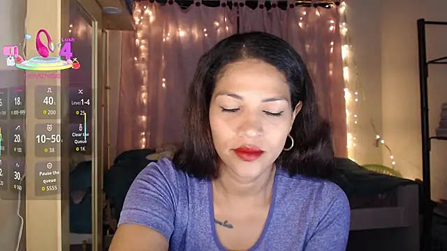 makennaa  online show from 10-10-25, 09:52