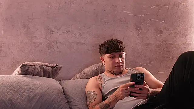 Nicky and Blake online show from 11-12-25, 08:08