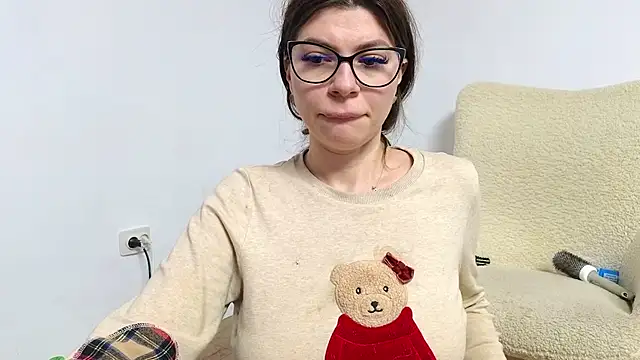 Jullyenn3 online show from 01-18-25, 07:58