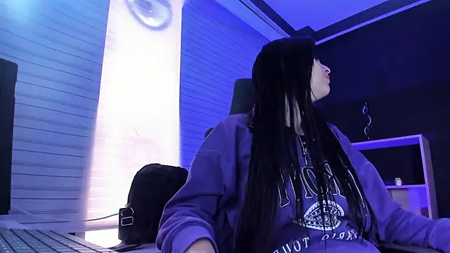 TifanyWhite  online show from 02-23-25, 08:00