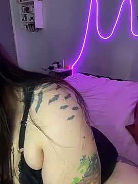 Mizztikaa online show from 11-17-25, 06:57