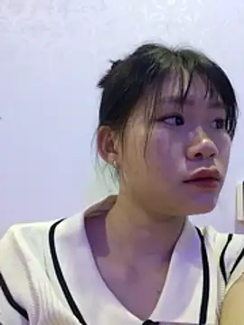 Snapshot of Alissa_121 chatting on 10-14-25, 03:35 Alissa 121 online show from 10-14-25, 03:35