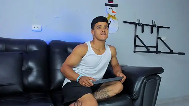 Rob saenz  online show from 12-17-24, 01:27