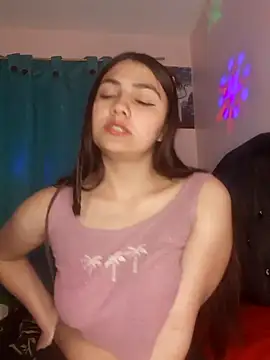 Snapshot of Nahiara_velez chatting on 12-22-24, 03:00 Nahiara velez online show from 12-22-24, 03:00