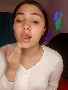 Snapshot of Nahiara_velez chatting on 12-25-24, 10:27 Nahiara velez online show from 12-25-24, 10:27