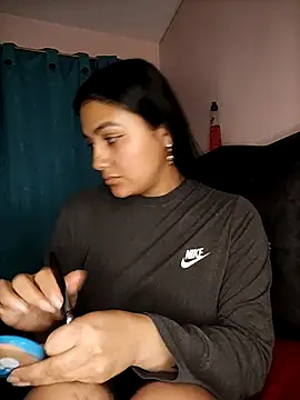 Snapshot of Nahiara_velez chatting on 02-25-25, 11:22 Nahiara velez online show from 02-25-25, 11:22