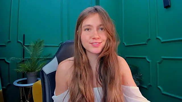 Snapshot of MaryannSoftt chatting on 12-05-24, 03:39 MaryannSoftt online show from 12-05-24, 03:39