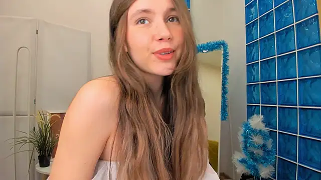 Snapshot of MaryannSoftt chatting on 12-18-24, 01:34 MaryannSoftt online show from 12-18-24, 01:34