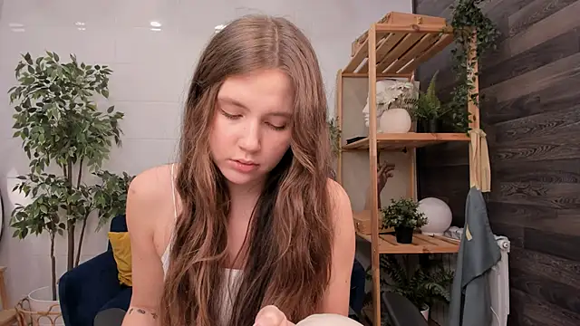 Snapshot of MaryannSoftt chatting on 02-06-25, 04:14 MaryannSoftt online show from 02-06-25, 04:14