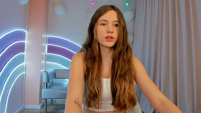 Snapshot of MaryannSoftt chatting on 02-07-25, 03:30 MaryannSoftt online show from 02-07-25, 03:30