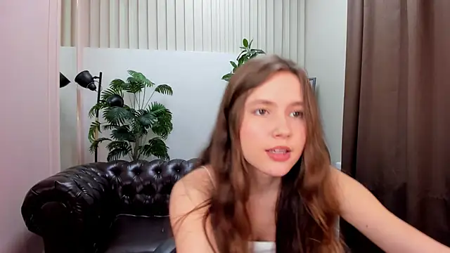 Snapshot of MaryannSoftt chatting on 02-16-25, 06:32 MaryannSoftt online show from 02-16-25, 06:32