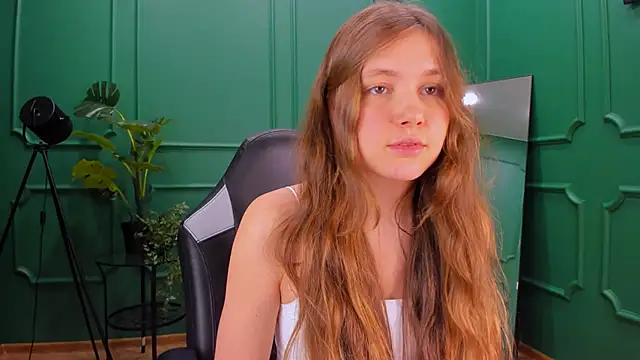 Snapshot of MaryannSoftt chatting on 02-21-25, 06:48 MaryannSoftt online show from 02-21-25, 06:48