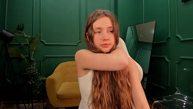 Snapshot of MaryannSoftt chatting on 03-12-25, 06:22 MaryannSoftt online show from 03-12-25, 06:22