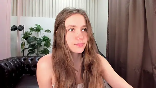 Snapshot of MaryannSoftt chatting on 03-14-25, 03:25 MaryannSoftt online show from 03-14-25, 03:25