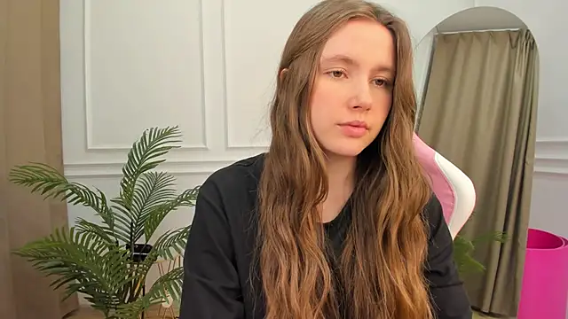 Snapshot of MaryannSoftt chatting on 03-15-25, 06:21 MaryannSoftt online show from 03-15-25, 06:21