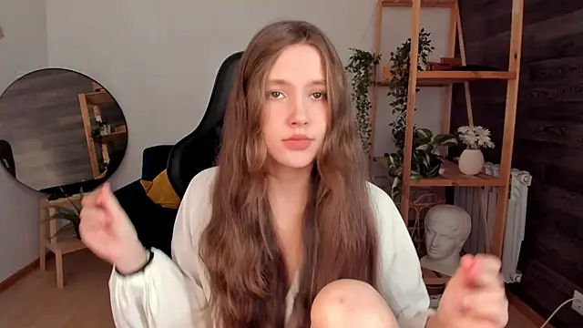 Snapshot of MaryannSoftt chatting on 10-19-25, 03:23 MaryannSoftt online show from 10-19-25, 03:23