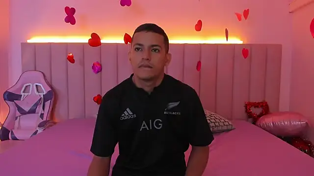 SophieRoyals online show from 02-13-25, 12:00