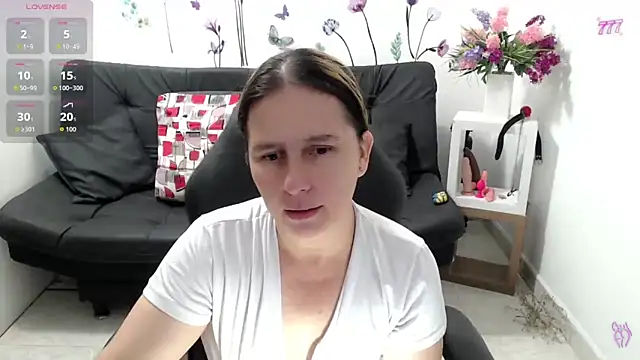 victoria jones online show from 05-02-26, 01:38