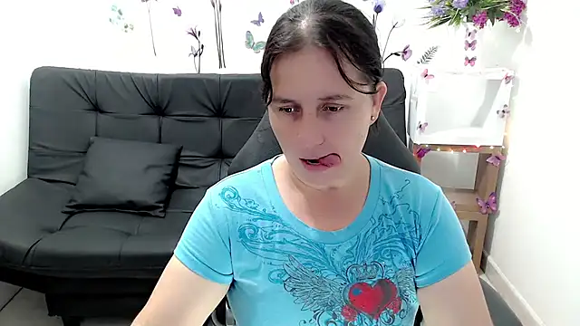 victoria jones online show from 06-15-26, 01:46