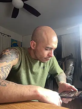 Snapshot of JohnnyDeep187 chatting on 12-20-25, 06:09 JohnnyDeep187 online show from 12-20-25, 06:09