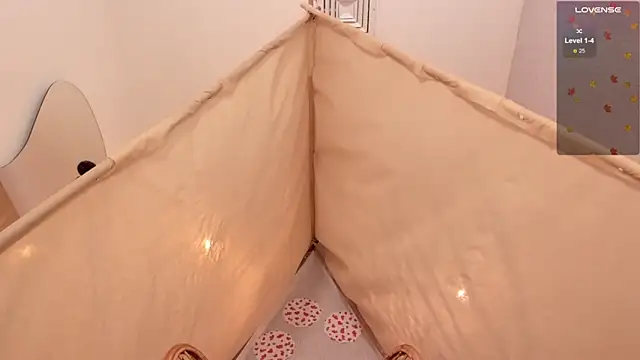 Ariella Ruiz online show from 03-06-25, 06:37