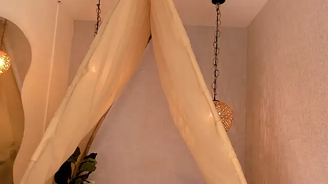 Ariella Ruiz online show from 03-22-25, 04:26