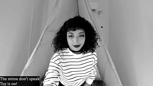 Ariella Ruiz online show from 10-14-25, 12:50