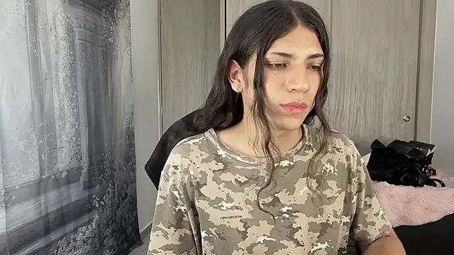 Snapshot of gabriel__manson chatting on 11-11-25, 10:21 gabriel manson online show from 11-11-25, 10:21