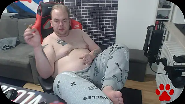 Snapshot of PupW0lfy chatting on 12-06-24, 06:50 PupW0lfy online show from 12-06-24, 06:50