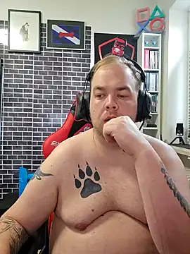Snapshot of PupW0lfy chatting on 12-30-24, 12:09 PupW0lfy online show from 12-30-24, 12:09