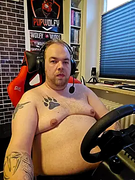 Snapshot of PupW0lfy chatting on 02-02-25, 07:30 PupW0lfy online show from 02-02-25, 07:30
