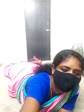 Snapshot of Tamil--Rani chatting on 12-13-24, 07:32 Tamil--Rani online show from 12-13-24, 07:32