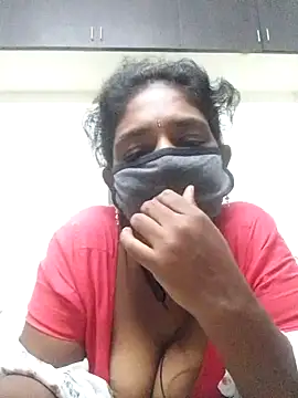 Snapshot of Tamil--Rani chatting on 12-17-24, 12:11 Tamil--Rani online show from 12-17-24, 12:11