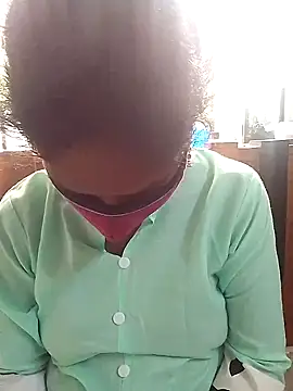 Snapshot of Tamil--Rani chatting on 01-08-25, 09:42 Tamil--Rani online show from 01-08-25, 09:42