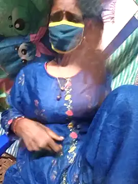 Snapshot of Tamil--Rani chatting on 09-13-25, 03:34 Tamil--Rani online show from 09-13-25, 03:34