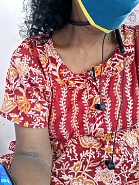 Snapshot of Tamil--Rani chatting on 04-25-26, 07:11 Tamil--Rani online show from 04-25-26, 07:11