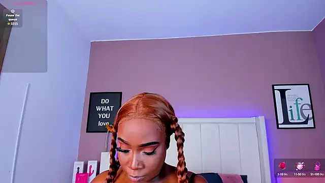 Britanymooree online show from 09-25-25, 08:01