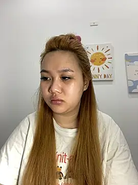 Snapshot of Odette68 chatting on 02-15-26, 04:31 Odette68 online show from 02-15-26, 04:31