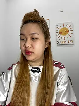 Snapshot of Odette68 chatting on 02-26-26, 12:31 Odette68 online show from 02-26-26, 12:31