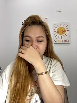 Snapshot of Odette68 chatting on 03-10-26, 11:43 Odette68 online show from 03-10-26, 11:43